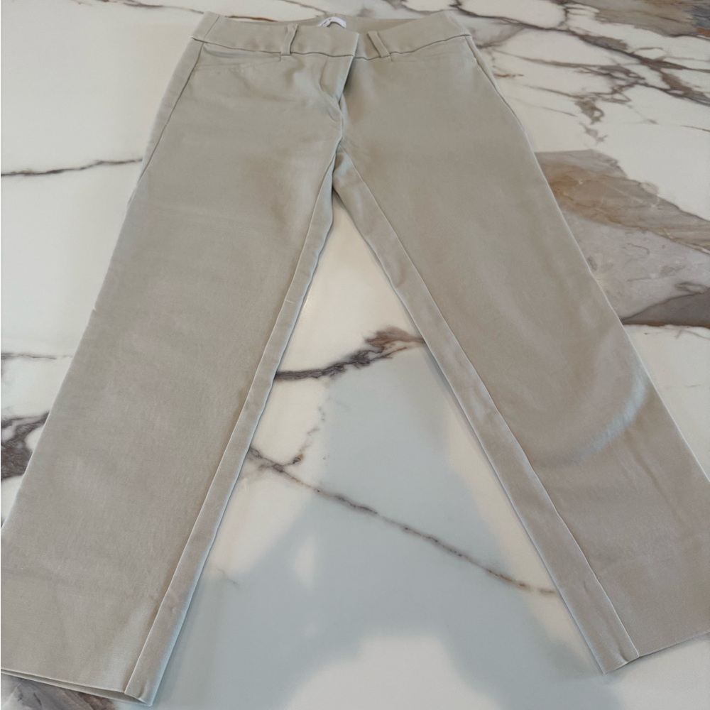 LOFT Women's Beige Capris